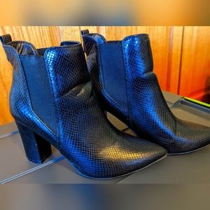 Black dress boots need a good home